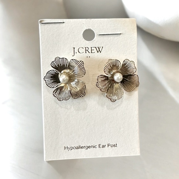 J.Crew Gold Floral Pearl Stud Earrings – Hypoallergenic Posts – NWT - Picture 2 of 4